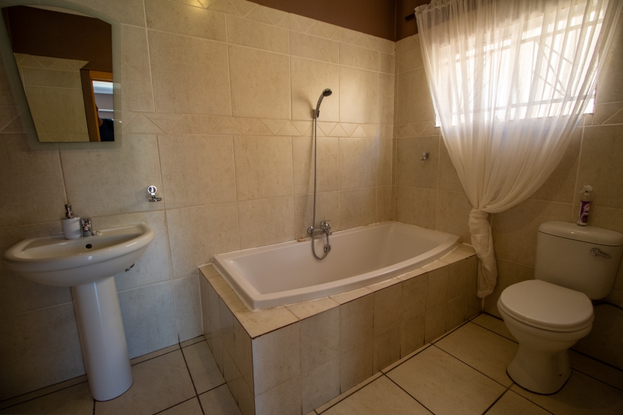 8 Bedroom Property for Sale in Flora Park Northern Cape